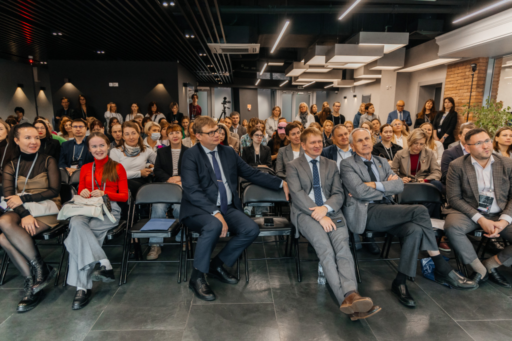 Фото 5 (зал).jpg