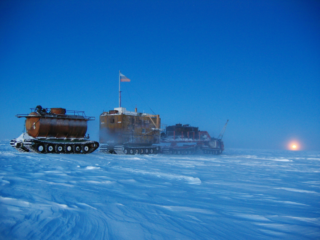 Витязь Антарктида 3.jpg Витязь Антарктида 3.jpg